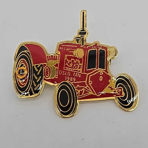 Cockshut Tractor Pin/Pinback Oslo Minnesota 1989