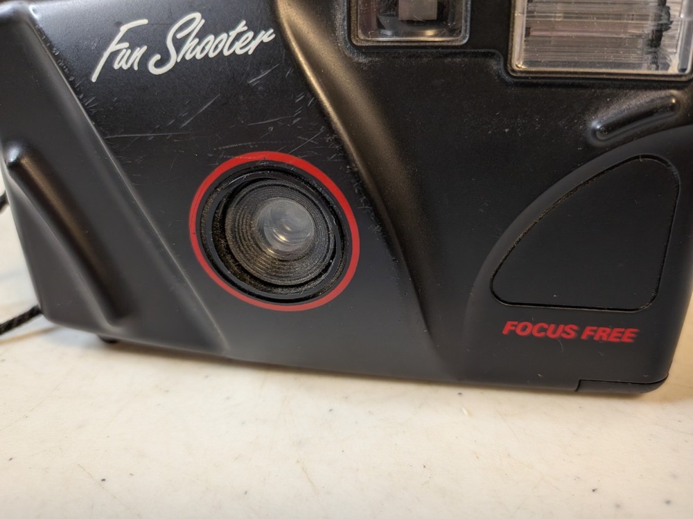 Focus Free Fun Shooter 35mm Camera. Flash Does Not Work. Works Without Flash.