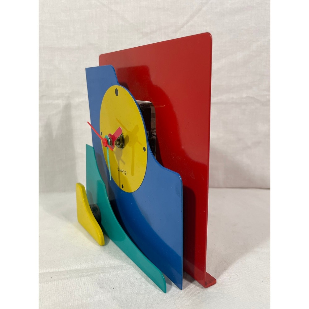 Vintage Abstract Postmodern Memphis Style 3 Dimensional Desk Clock