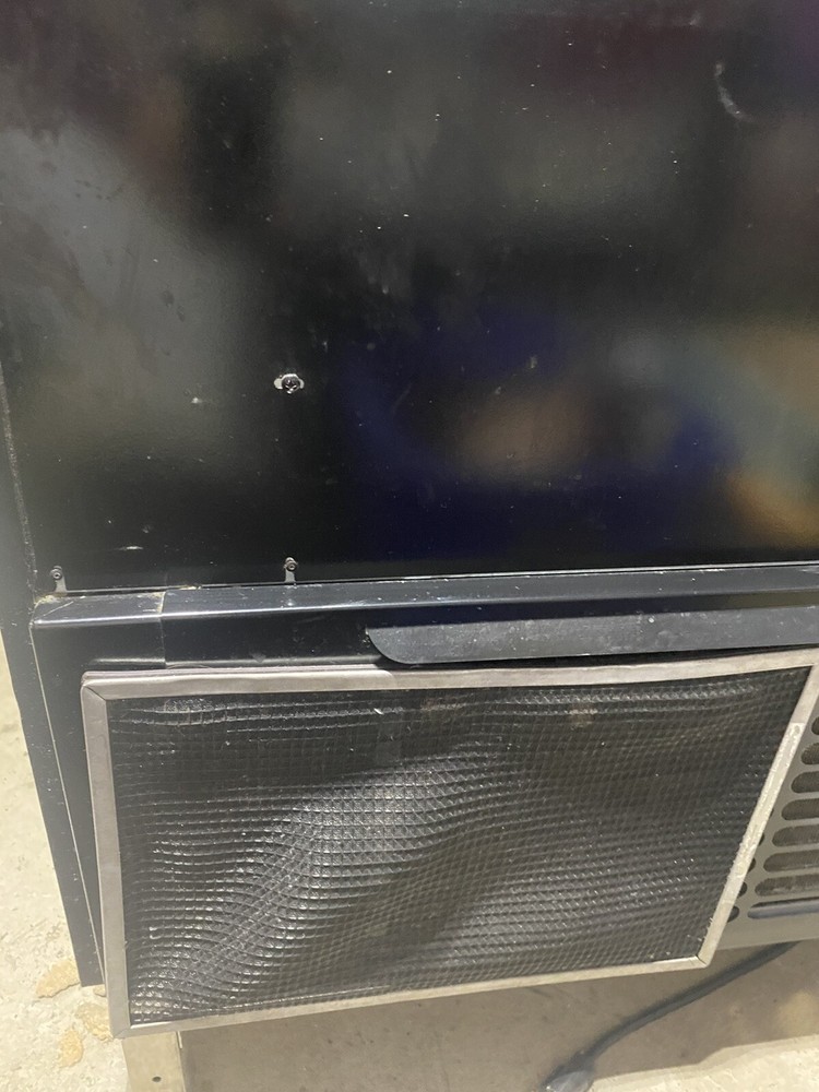 structural concepts self serve refrigerated case