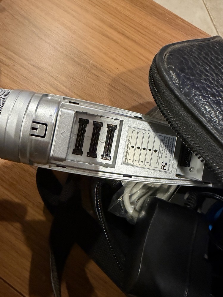 Magic Sing ET13K Wired Karaoke Microphone With Case