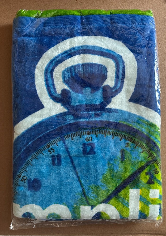 Vintage Intel Pentium III processor/Intel Web Outfitter Beach Towel NEW