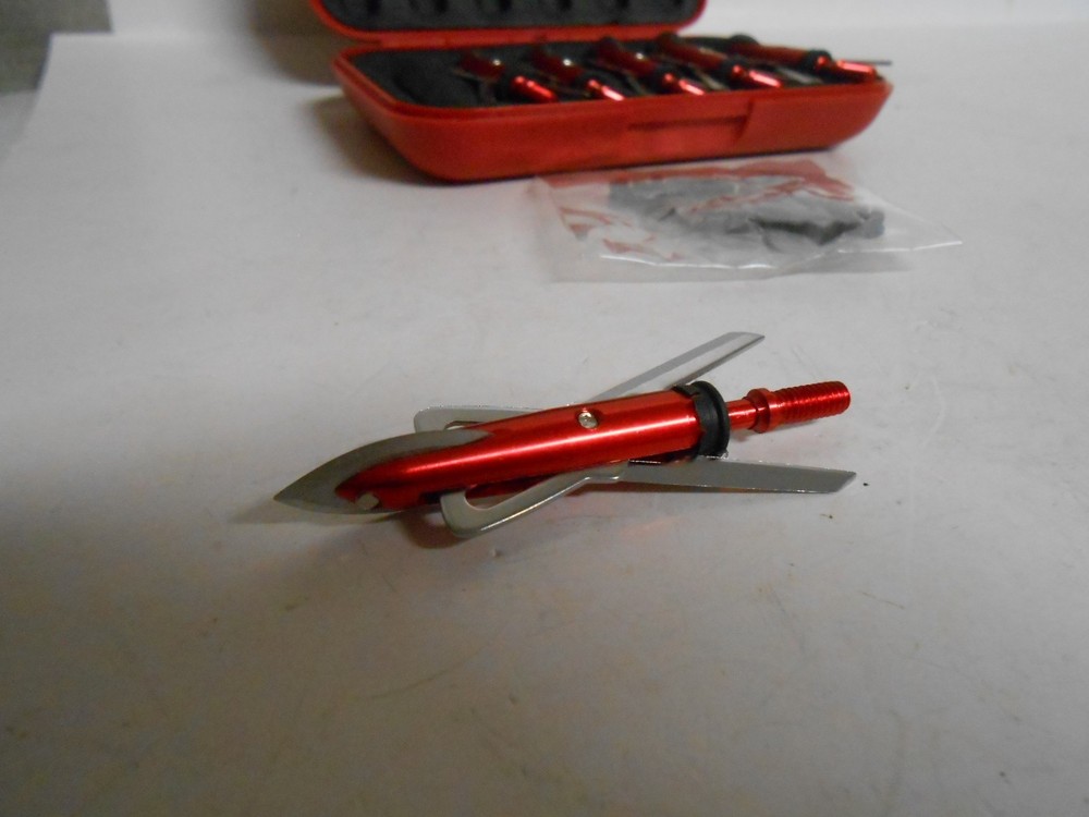 Rage expandable broadheads 100 grain, 6 pcs + Protective Case