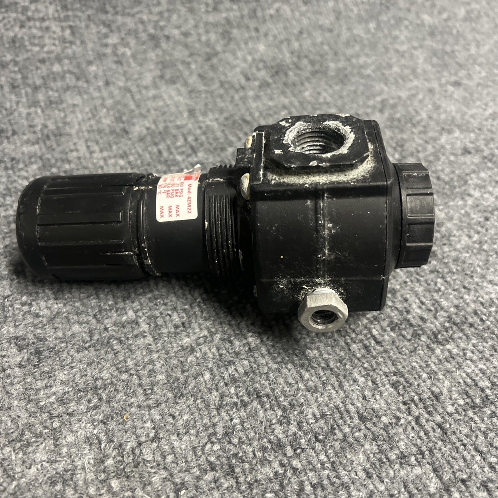 Dayton 4ZM22 1/2" Filter Regulator Used