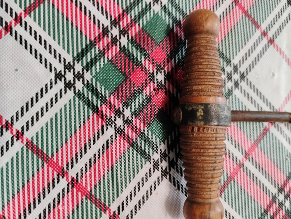 ANTIQUE CORKSCREW T SHAPED WOOD TURNED HANDLE