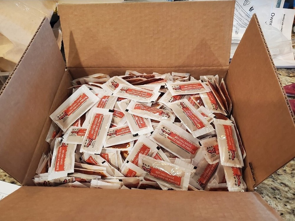 Wing's Hot Chili Sauce Packets