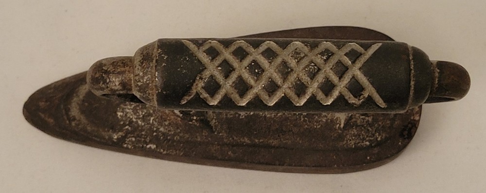 Antique Cast Iron "HUB" Clothes Flat Iron