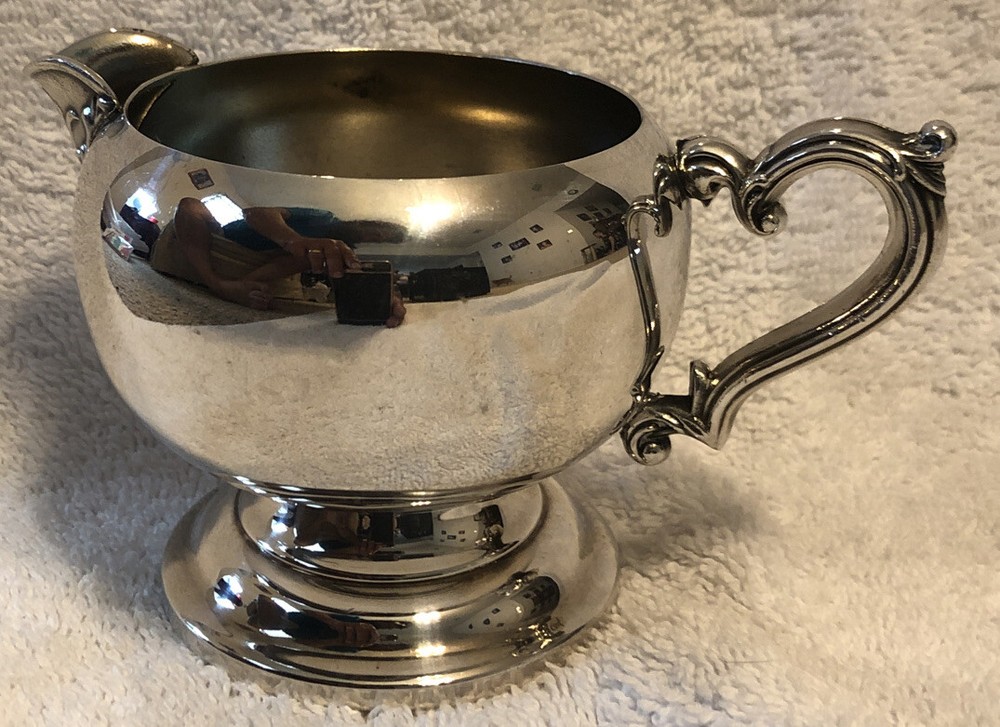 Vintage WM Rogers Silverplate Creamer 3” EUC