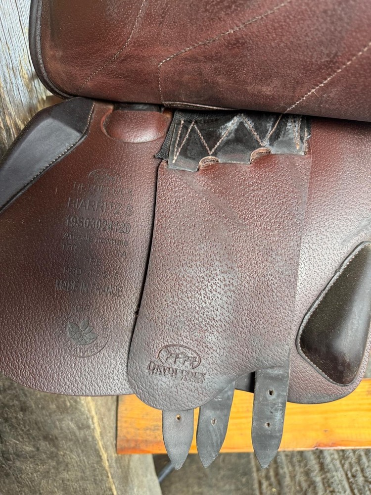 devoucoux saddle 17 inch regular flap buffalo leather