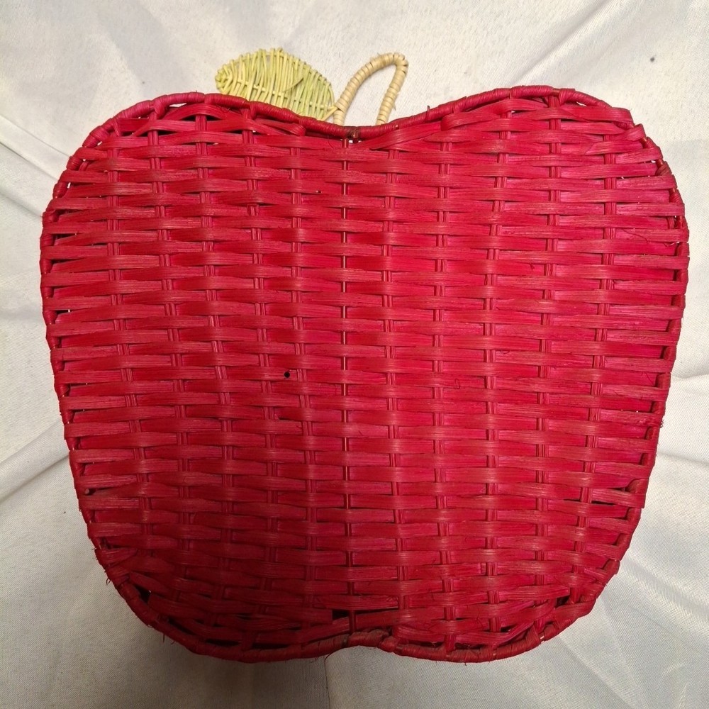 Set of 3 red apple shaped nesting woven baskets Small Medium Large