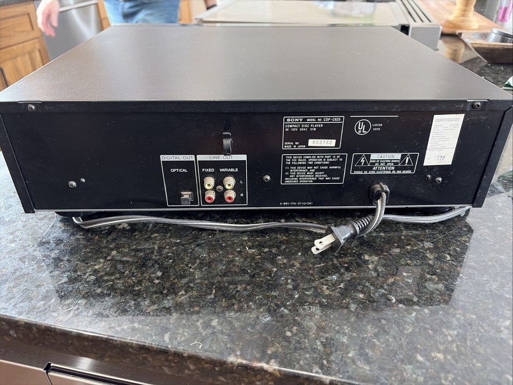 Sony 5 Disk Auto Loading System CD Player. CDP-C625. High Density. Remote