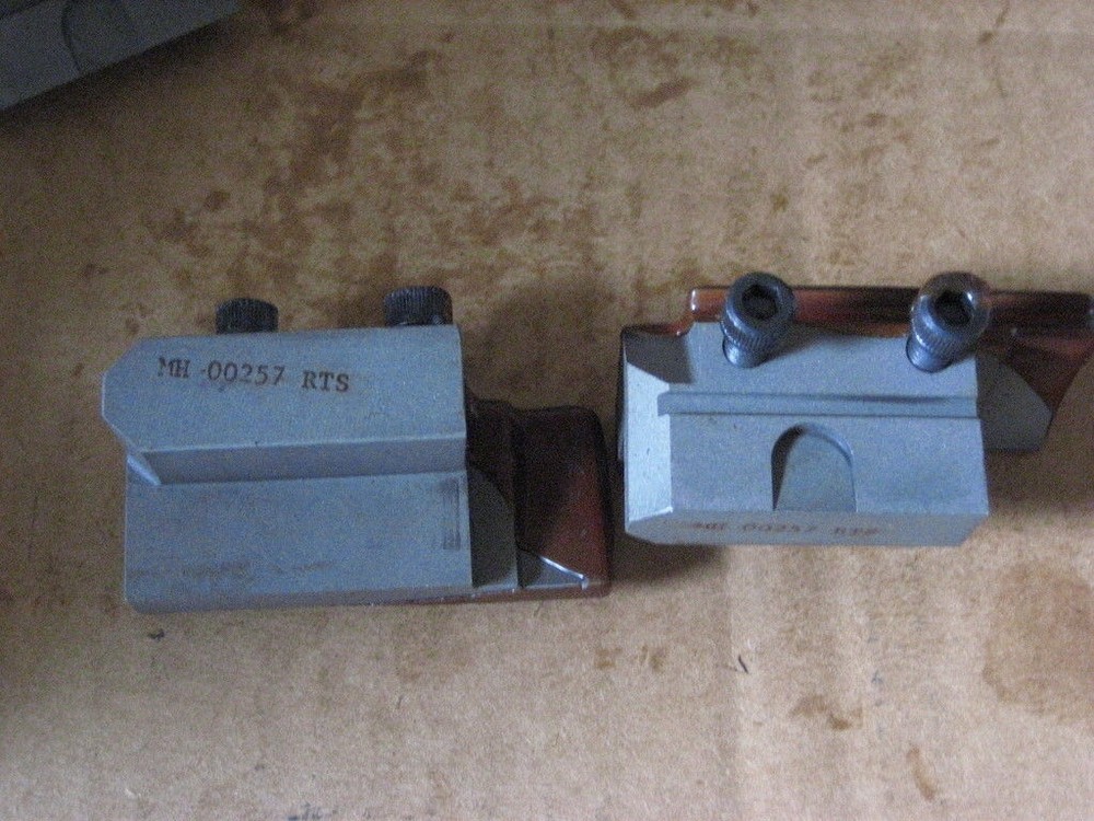 MANCHESTER 330 HOLDER  (MAN085-1)