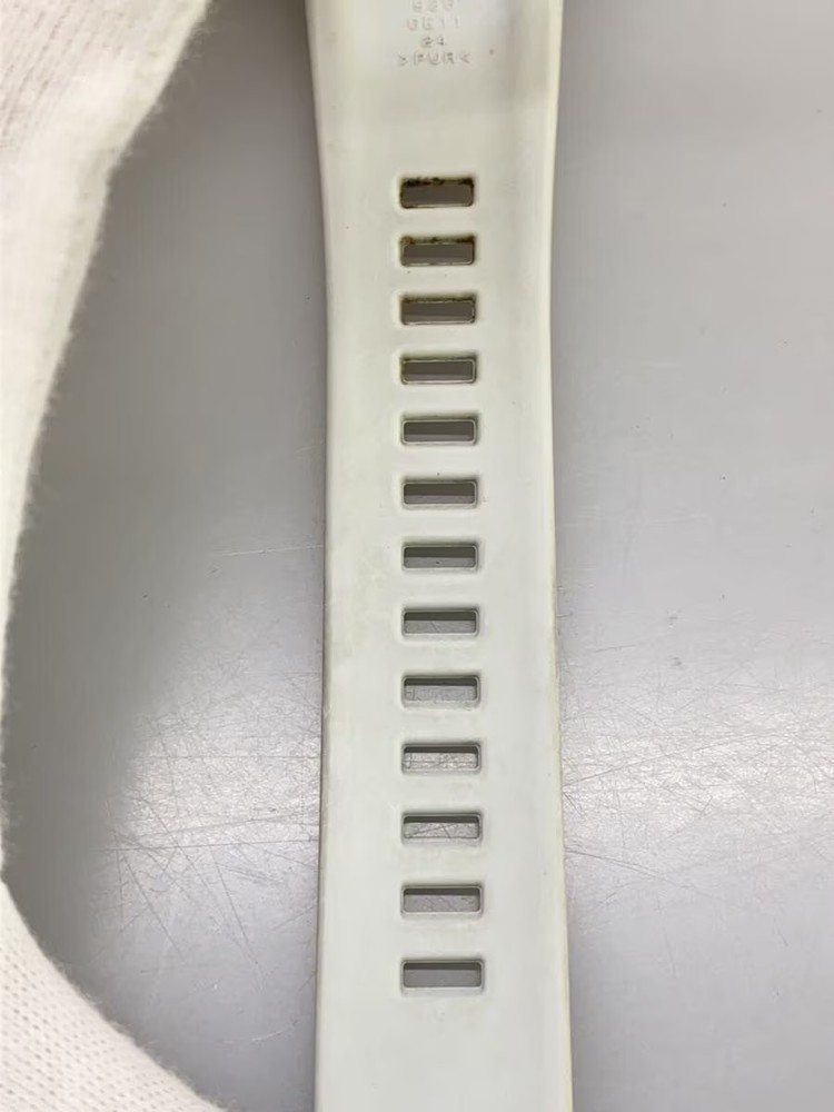 CASIO Watch Analog Rubber SLV WHT GA 2000