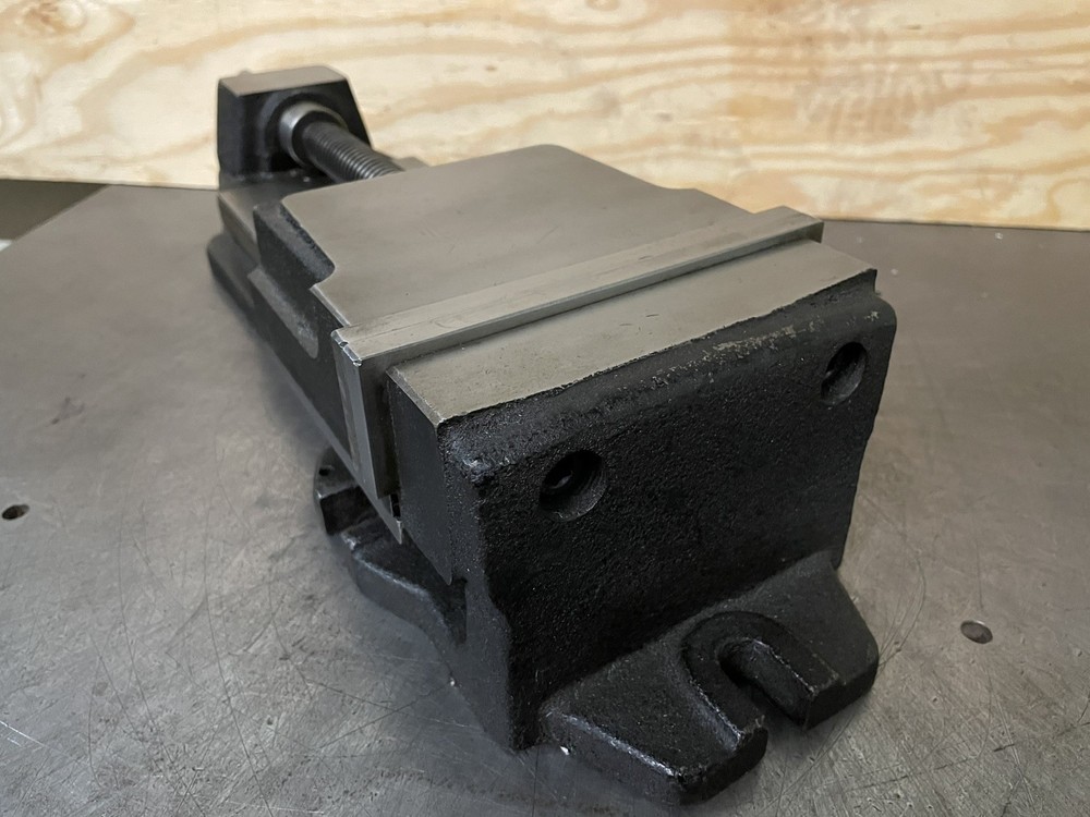 P.Y.H. 6" MILLING / DRILLING MACHINE VISE NICE!