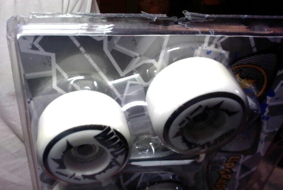 Maple Up Grade Kit Skate Board White Wheels.