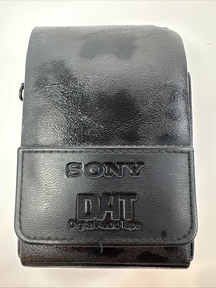 Sony DAT Digital Audio Tape-Corder Walkman TCD-D3 CASE