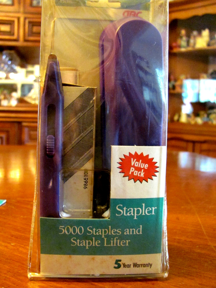 NOS 'BATES PURPLE HAND STAPLER + 5000 CHISEL POINT STAPLES & STAPLE LIFTER  NIP