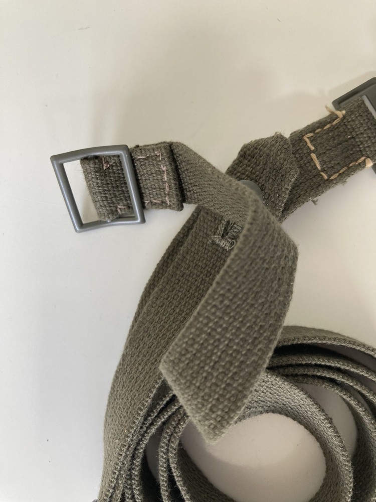 Reproduction german ww2 gasmask tin straps