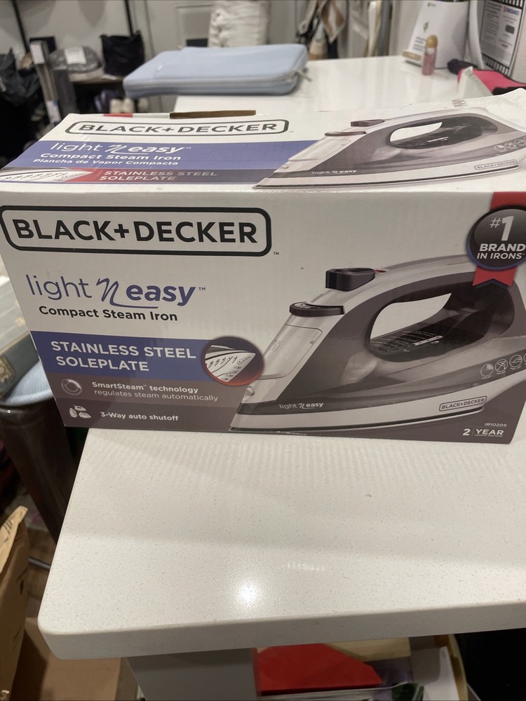 BLACK & DECKER Compact Steam Iron, Gary/White