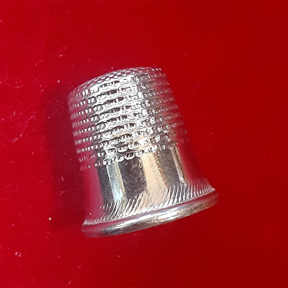 Silver Toned Design Thimble