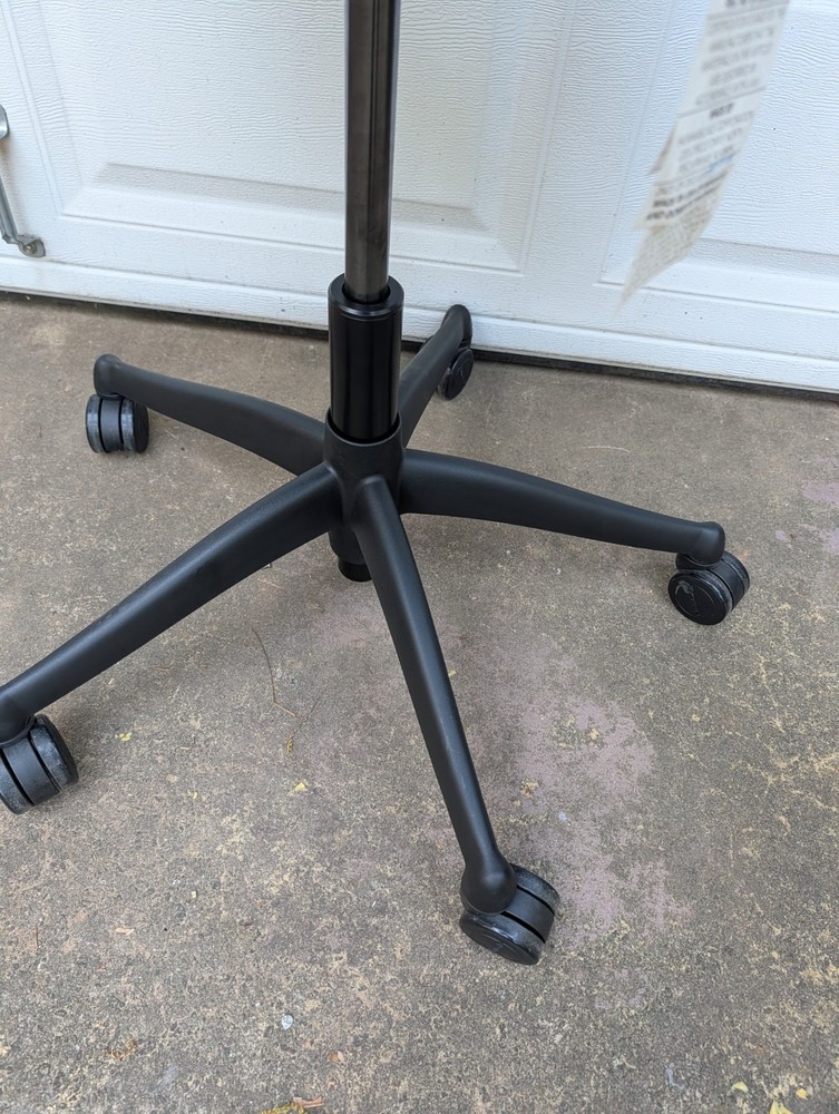 Humanscale Freedom Saddle Stool BLACK