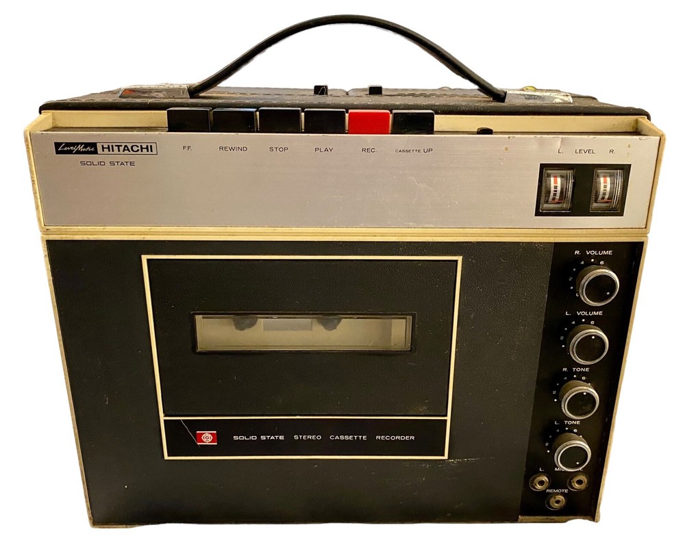 Hitachi Solid State Cassette Player Recorder w/ Folding Speakers No Cord