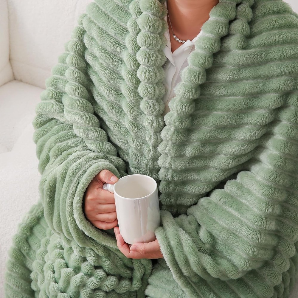 Soft Flannel Throw Blanket Microfiber Warm Cozy Sofa Bed Lightweight