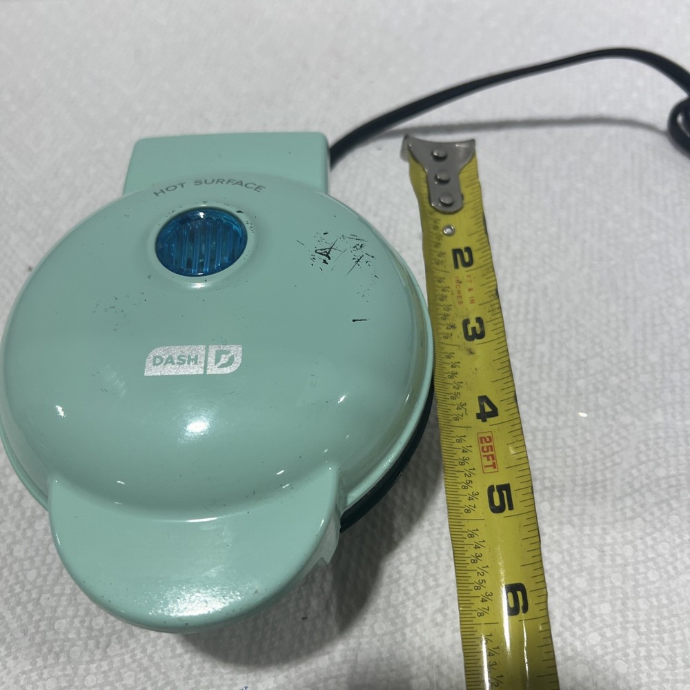 Mini Waffle Maker Dash Brand B1