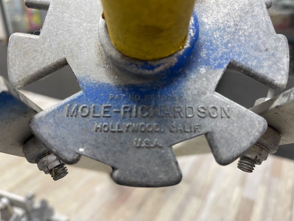 Mole Richardson Compact Litewate Baby Light Stand blade lightstand 3480250