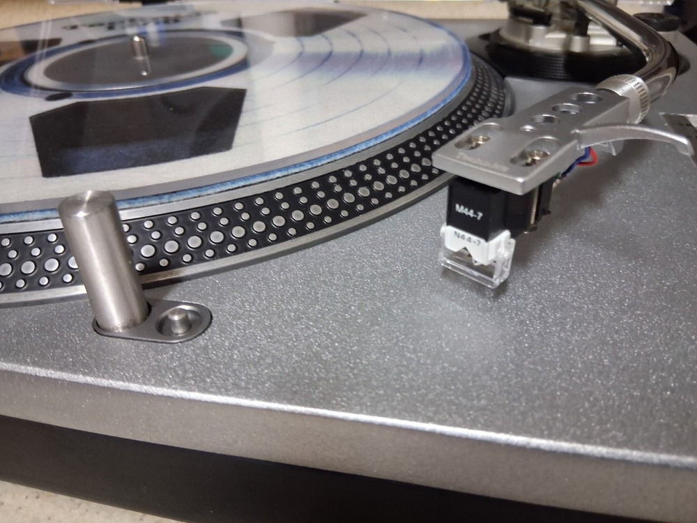 Technics SL1200Mk2 Turntable - Refurbished and Fully Functional