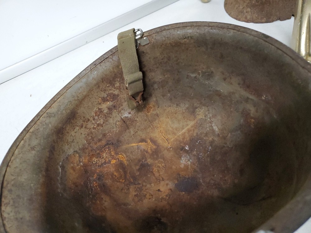 U.S WWII M1 HELMET ?