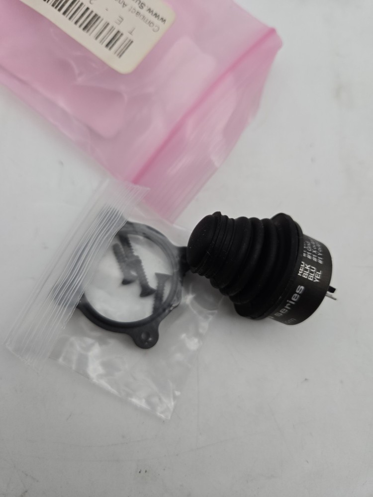 Compact Analog 2-Axis Joystick with push button - Hall Effect