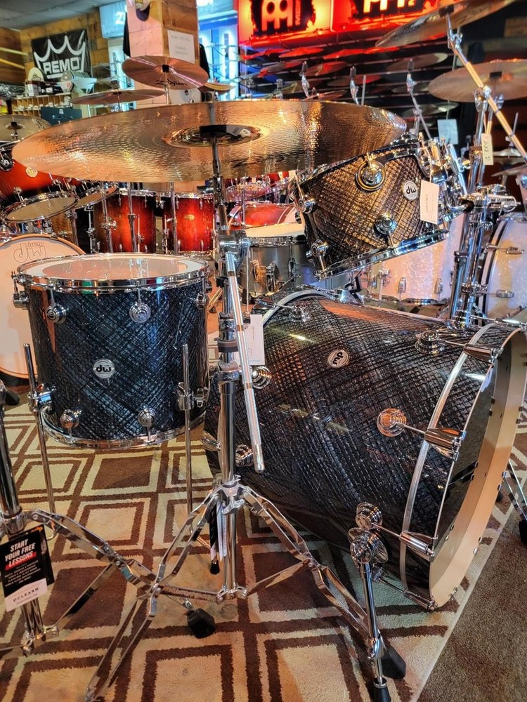 DW Collector's Series 4-PC Shell Pack - Grey Crystal w/ Chrome Hardware