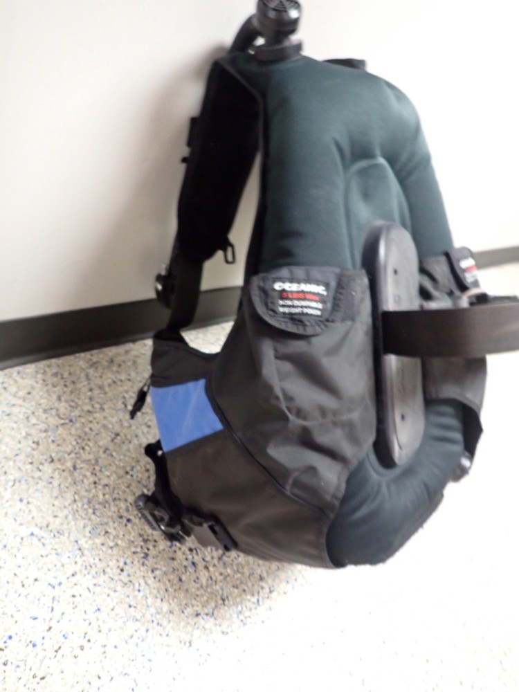 Oceanic Flex Weight Integrated BCD Size Large, Tested