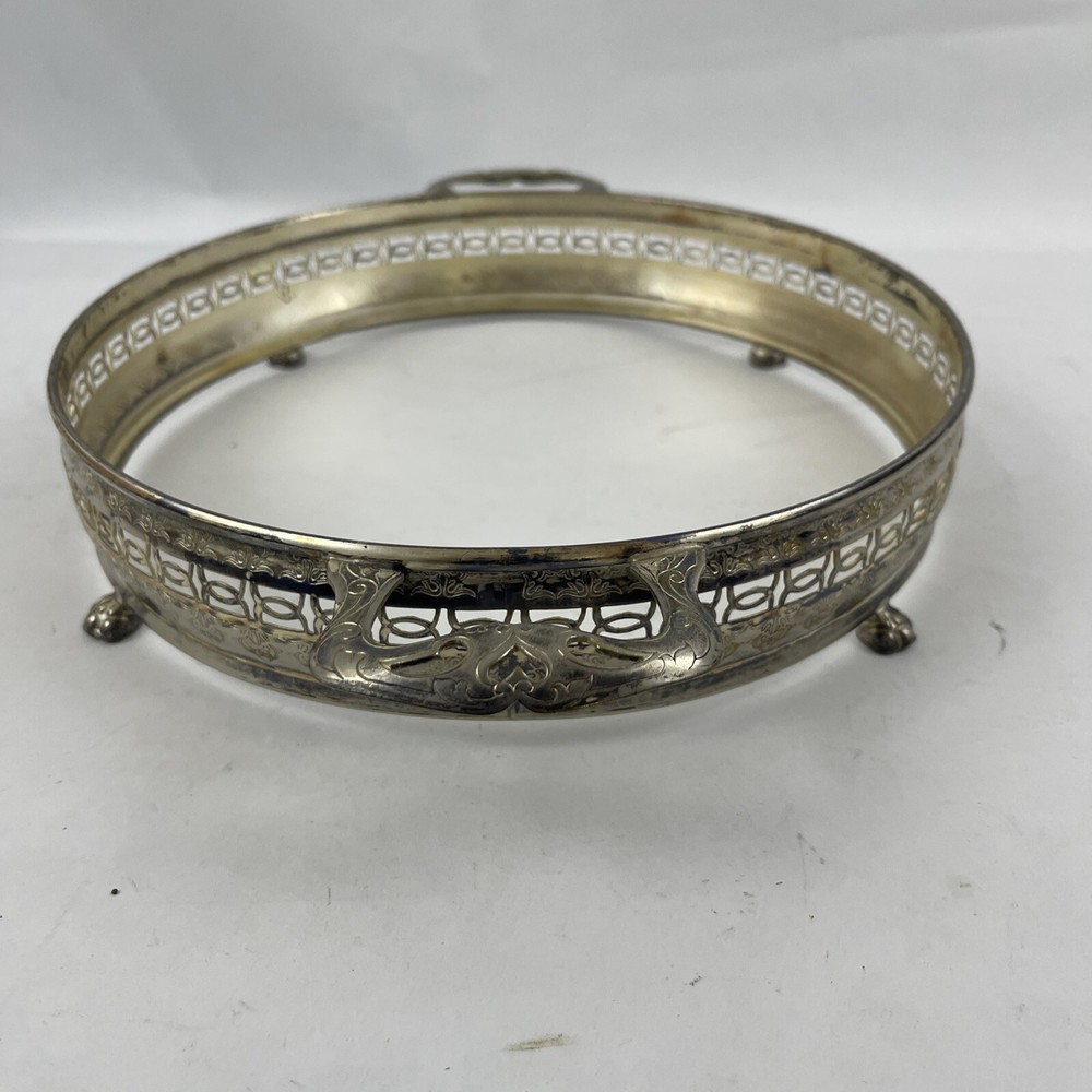 3639 Silver Plated vegetable dish holder 8 3/4”