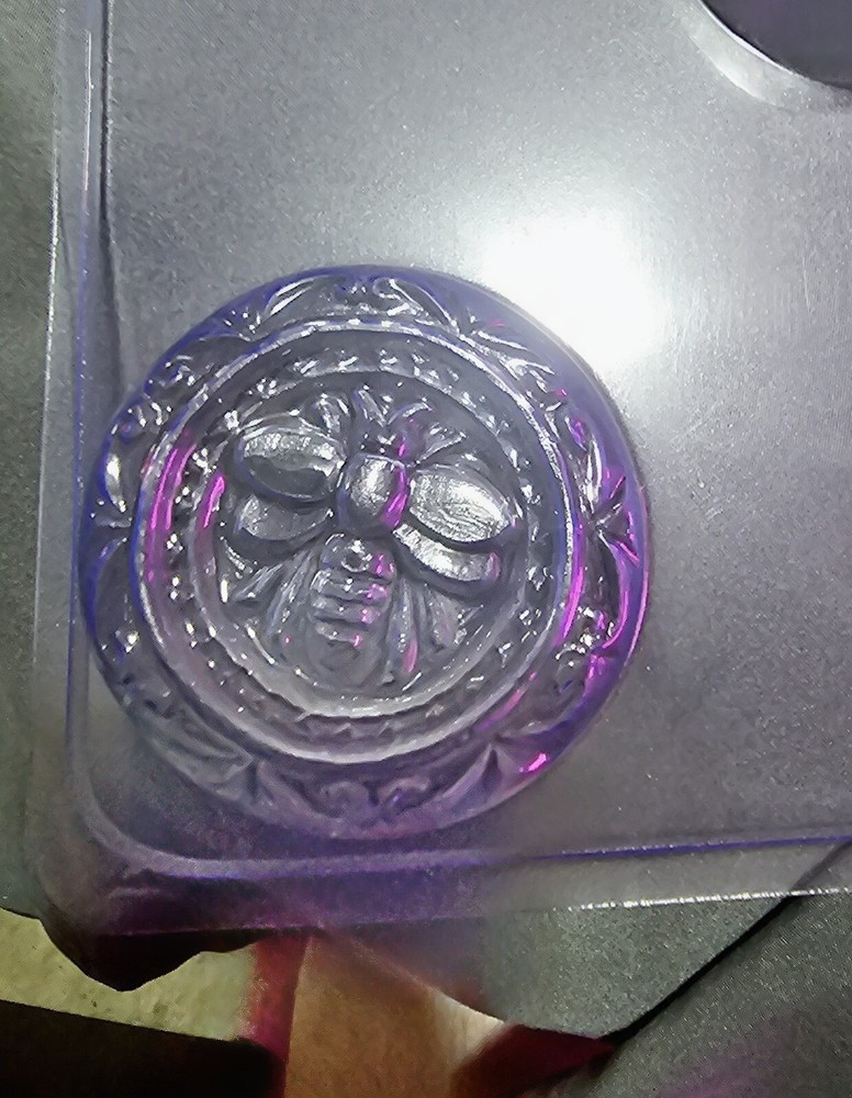 Round, clear plastic Soap Mold with Bee