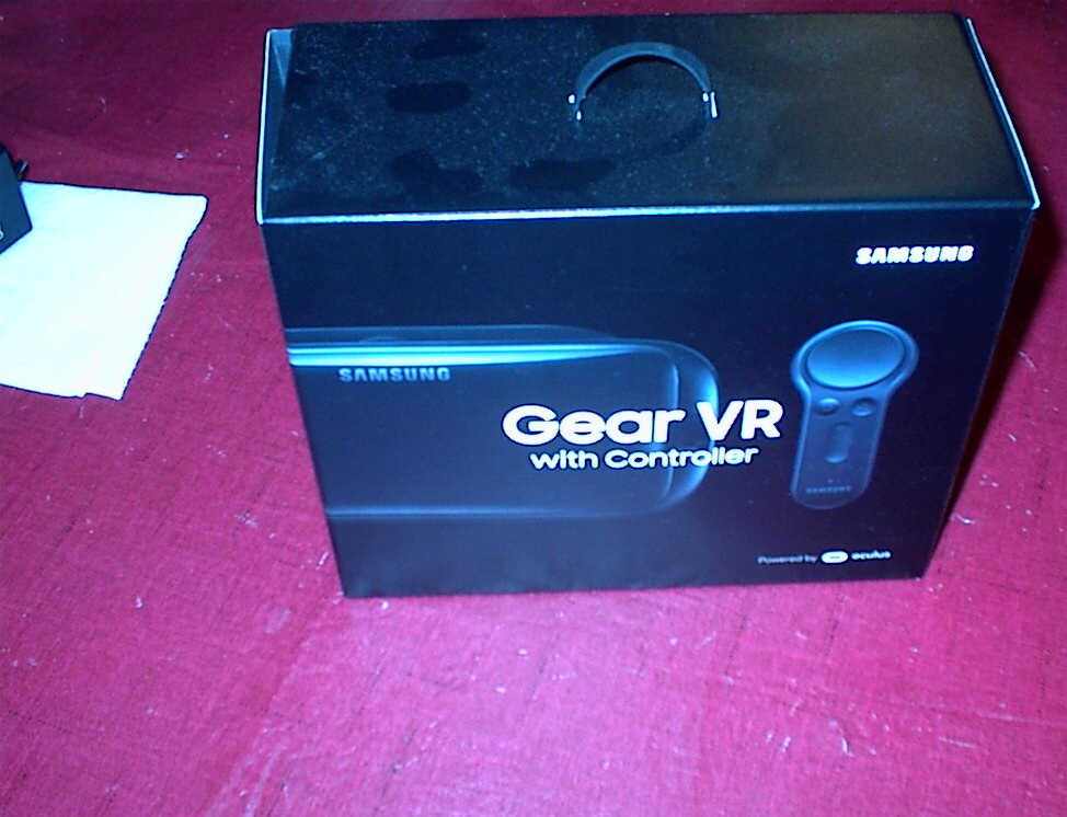 Samsung Gear VR SM-R324 With Controller