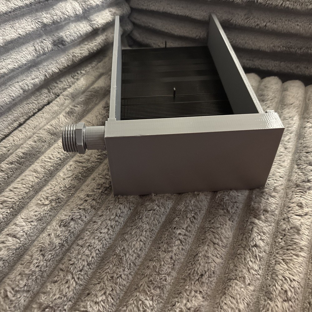 Easy flow gold sluice box for prospecting solid gold catching plates (gray