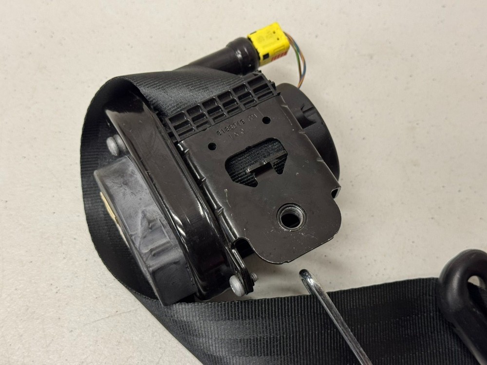 Ford Focus 2012-2014 Front Left Driver Side Seat Belt Retractor OEM