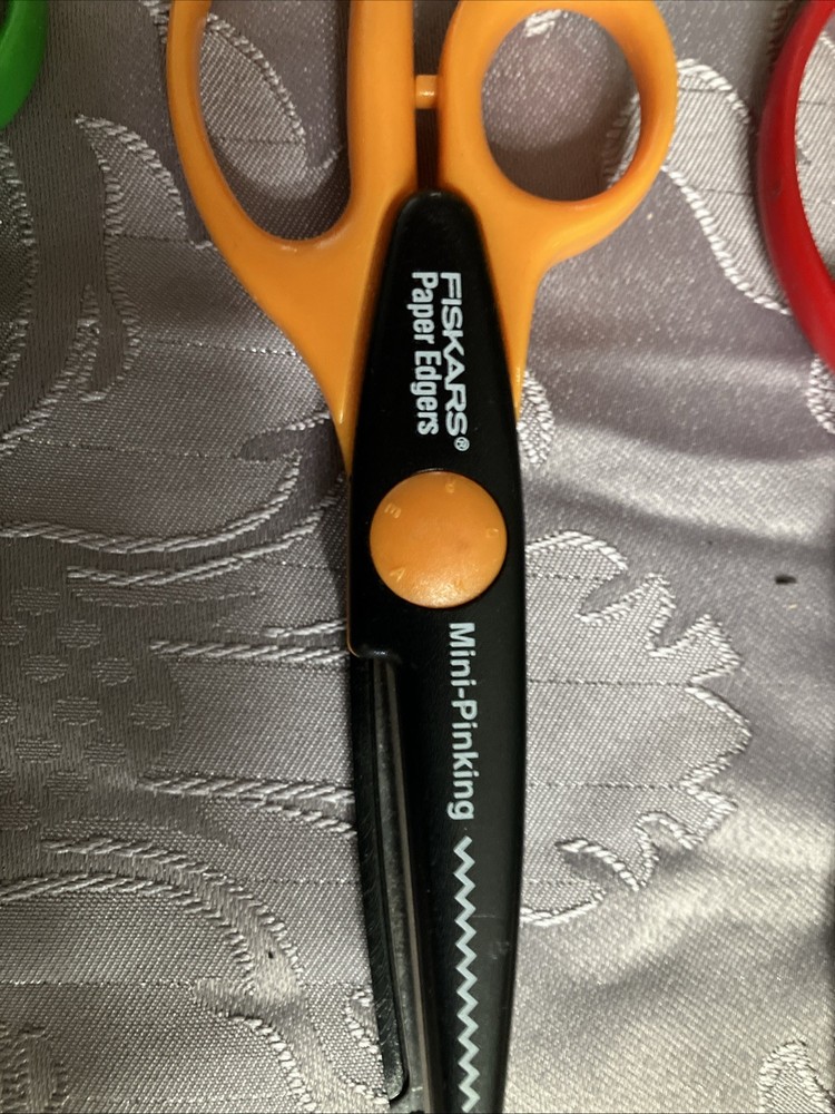 Fiskars Paper Edgers 4 Total Different Styles