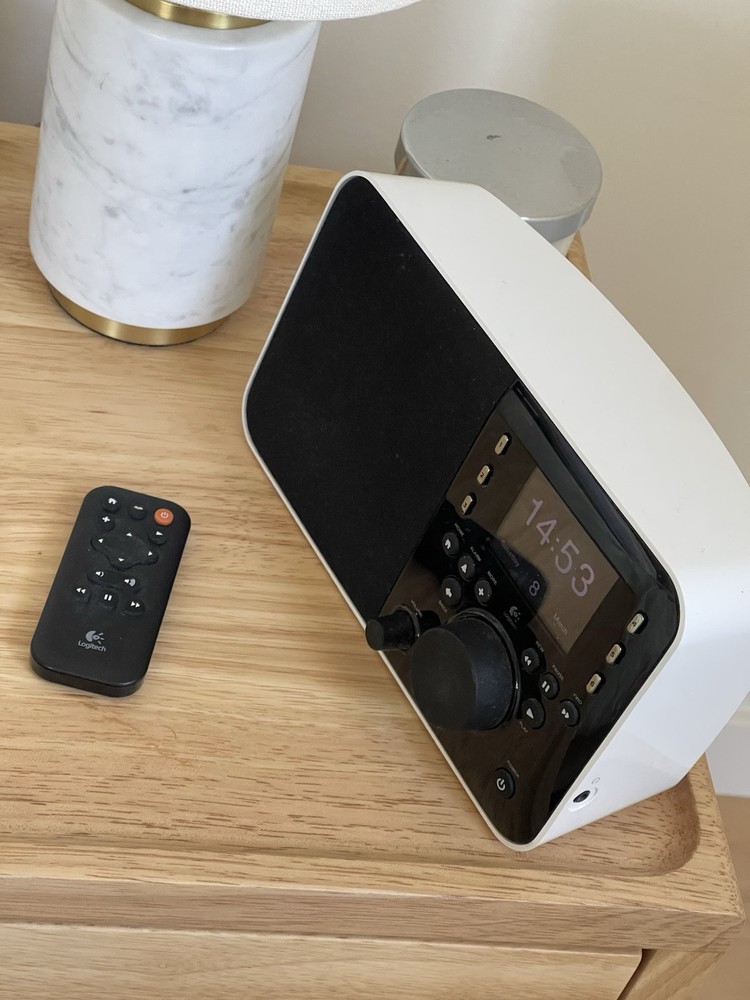 logitech squeezebox internet radio White