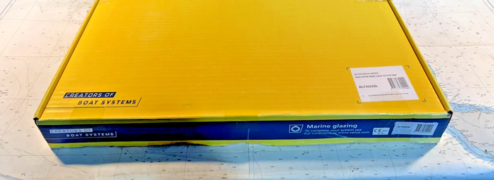 Vetus ALT4242W Altus Deck Boat Ventilation Hatch Vent Dark Smoke 19.5"x19.5"