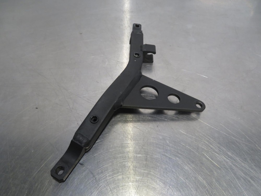 EB937 2008 08 KAWASAKI CONCOURS 4 1400 LEFT SUB FRAME BRACKET