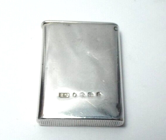 RARE ANTIQUE VICTORIAN FLAT TOP SOLID SILVER VESTA CASE, CRESTED BIRMINGHAM 1881