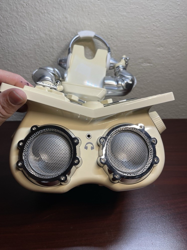 FUNKIT DJ Animated Speaker Vintage iPod Docking System White RARE
