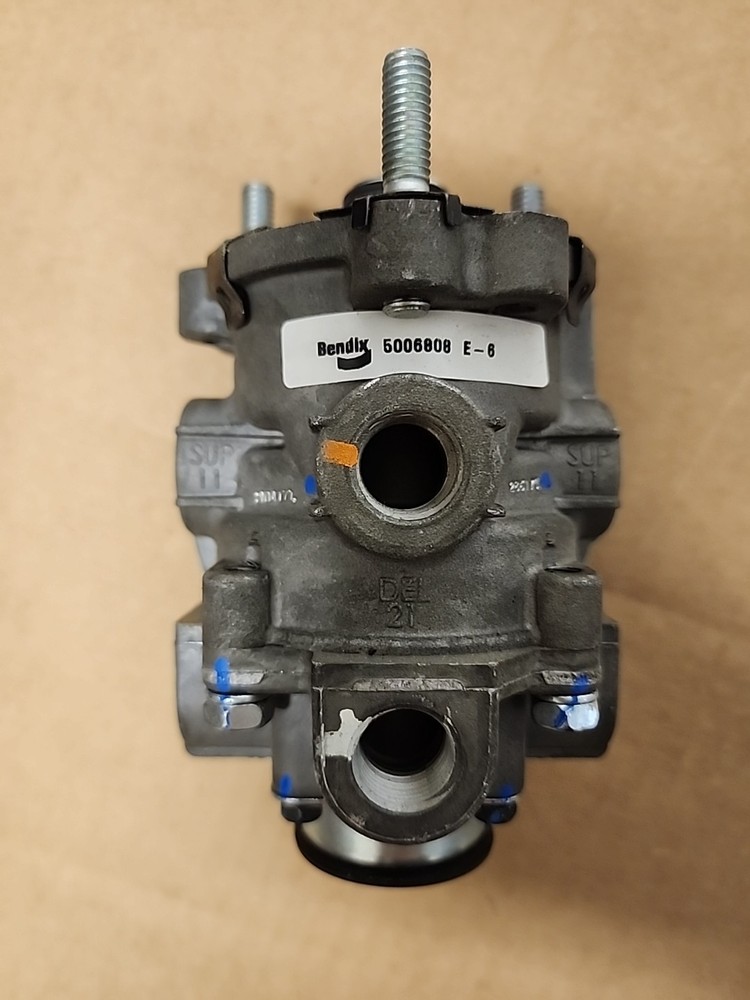 Bendix E6 Foot Brake Air Valve