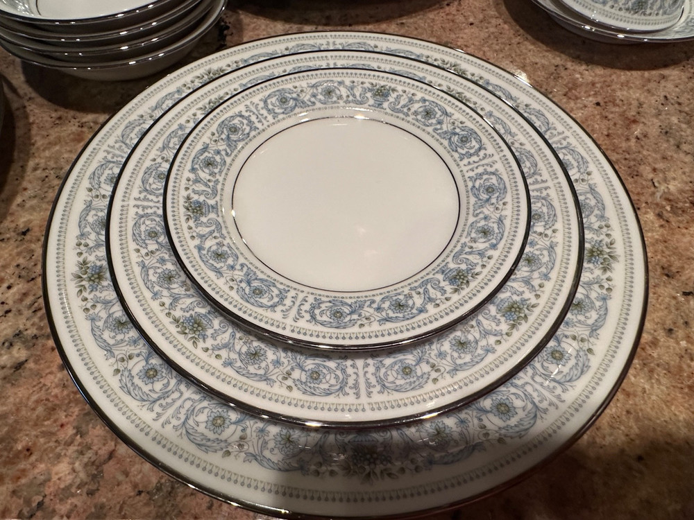 Noritake Monteleone 4 Place Settings (24 piece set) EXCELLENT!