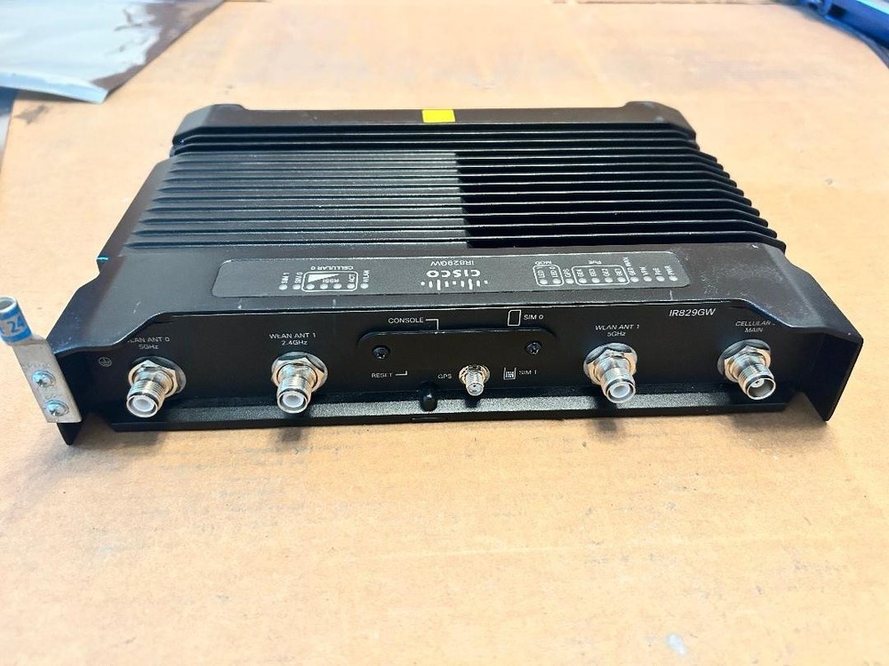 Cisco IR829GW-LTE Ruggedized Secure Multimode 4G LTE Router