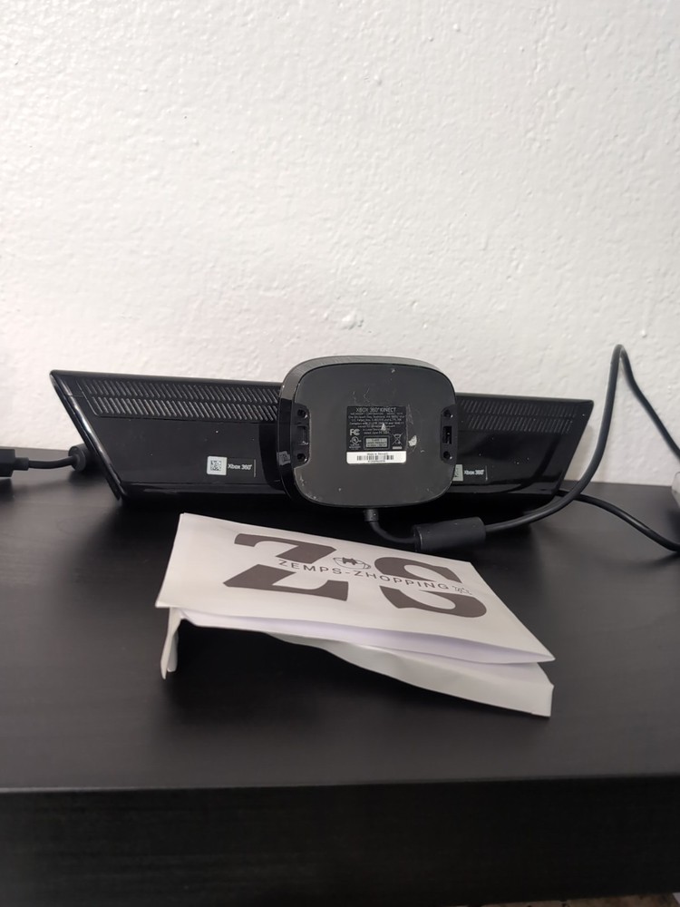 Xbox 360 Kinect With Game Bundle