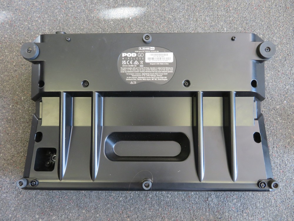 Black Line 6 Pod Go Wireless Guitar Multi-Effects Processor Pedal